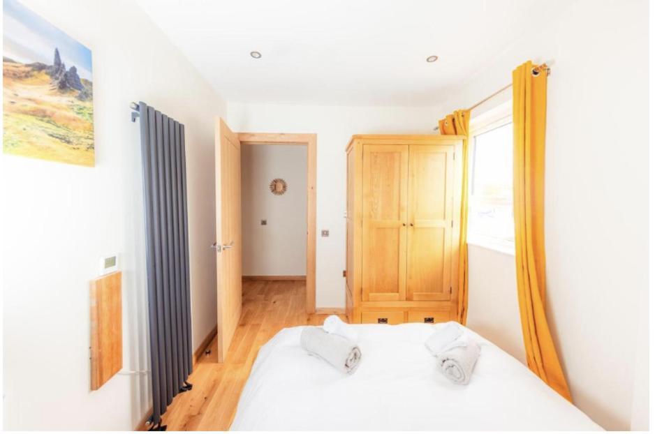 Luxury Cottage With Stunning Views Near Fairy Pools - School House 3 Карбост Екстер'єр фото
