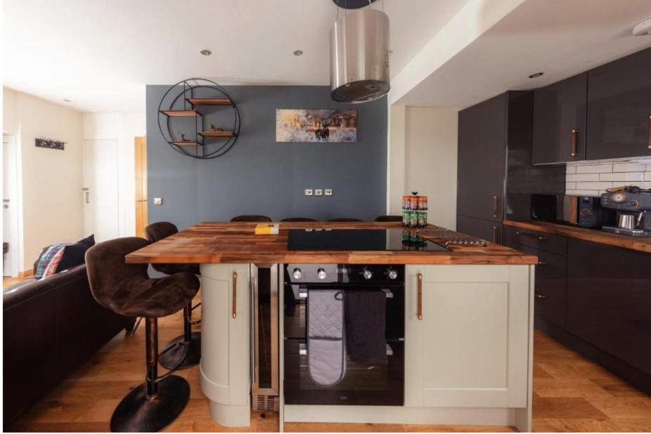 Luxury Cottage With Stunning Views Near Fairy Pools - School House 3 Карбост Екстер'єр фото