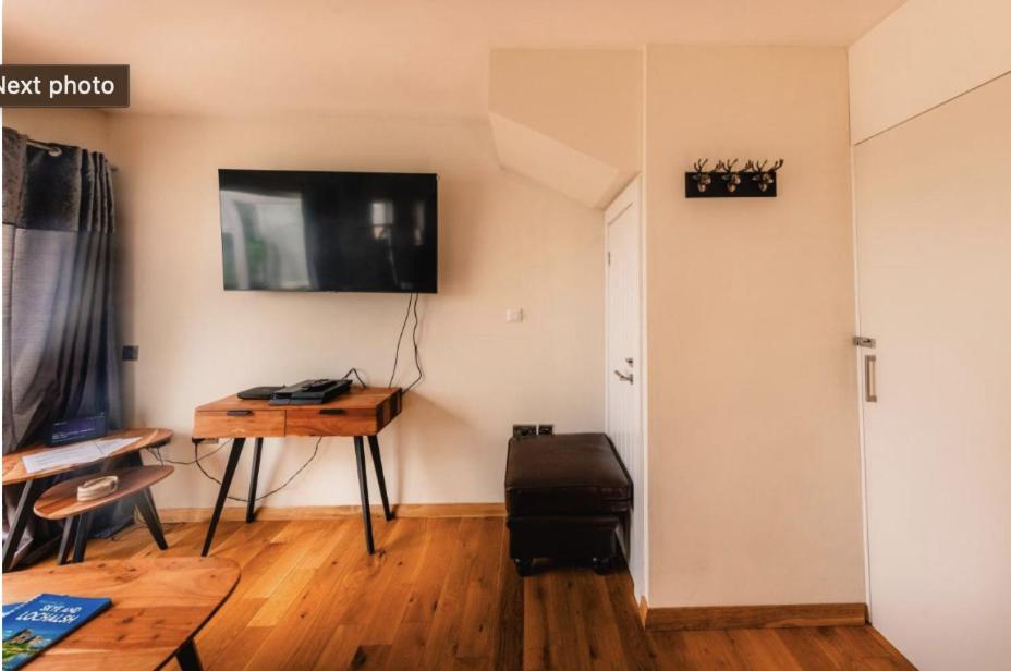 Luxury Cottage With Stunning Views Near Fairy Pools - School House 3 Карбост Екстер'єр фото