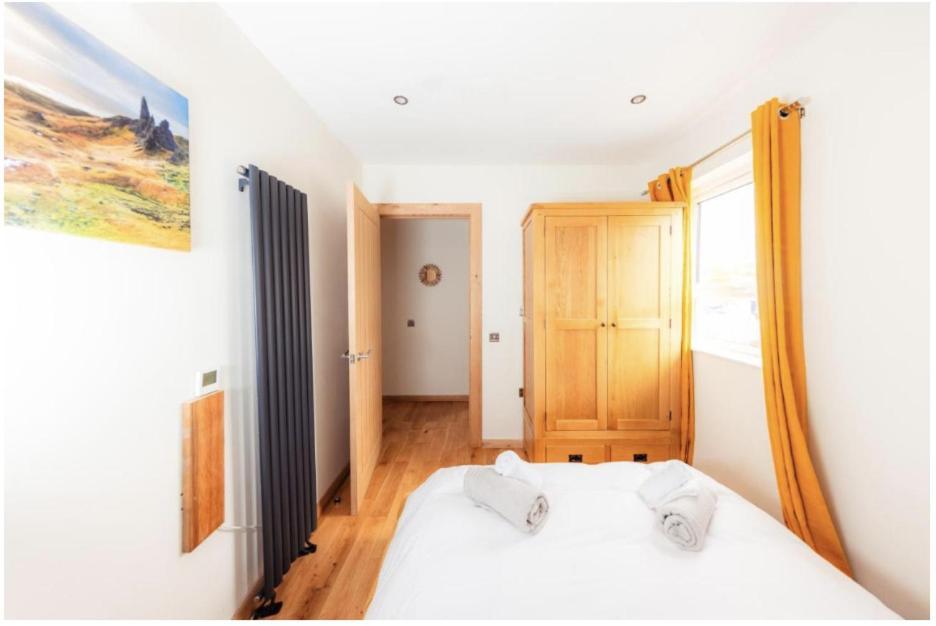 Luxury Cottage With Stunning Views Near Fairy Pools - School House 3 Карбост Екстер'єр фото