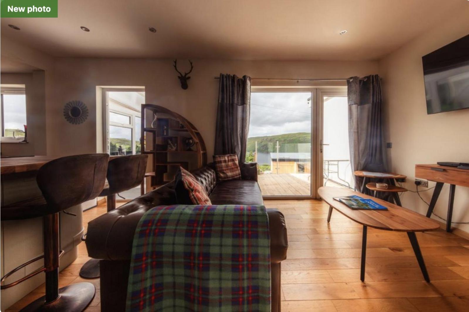 Luxury Cottage With Stunning Views Near Fairy Pools - School House 3 Карбост Екстер'єр фото